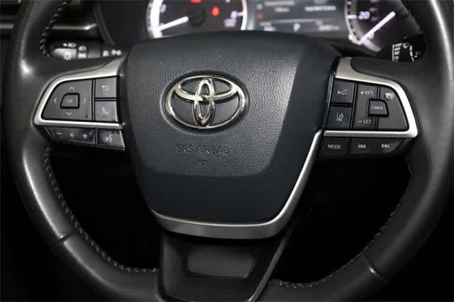Thumbnail: 2023 Toyota Highlander - 33