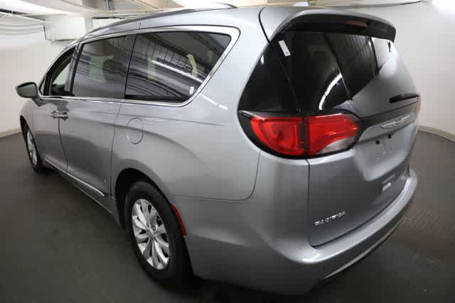 Thumbnail: 2019 Chrysler Pacifica - 4