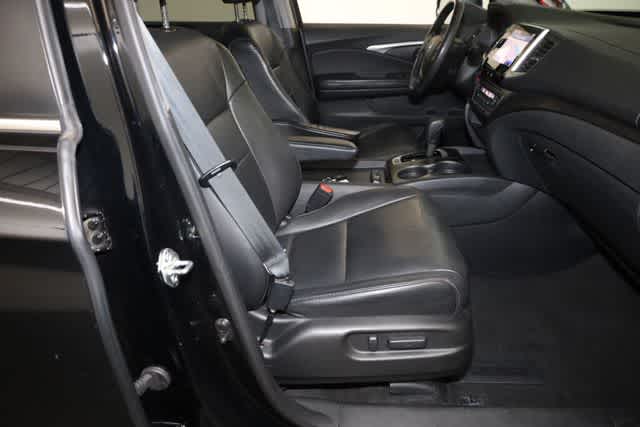 Thumbnail: 2017 Honda Pilot - 20