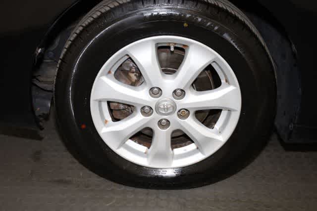 Thumbnail: 2011 Toyota Camry - 31