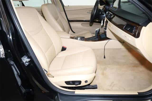 Thumbnail: 2011 BMW 3 Series - 20