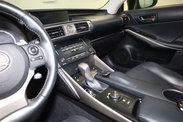 Thumbnail: 2014 Lexus IS - 16