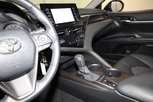 Thumbnail: 2022 Toyota Camry - 16