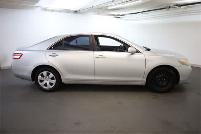 2010 Toyota Camry LE 9