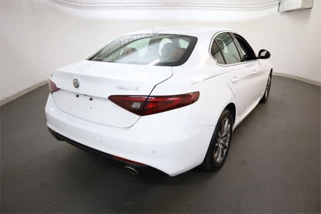 Thumbnail: 2019 Alfa Romeo Giulia - 7