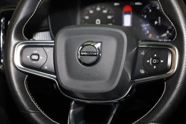 Thumbnail: 2021 Volvo XC40 - 30