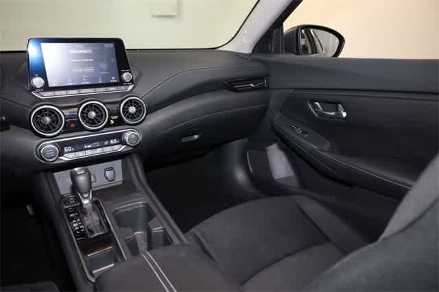 Thumbnail: 2020 Nissan Sentra - 18