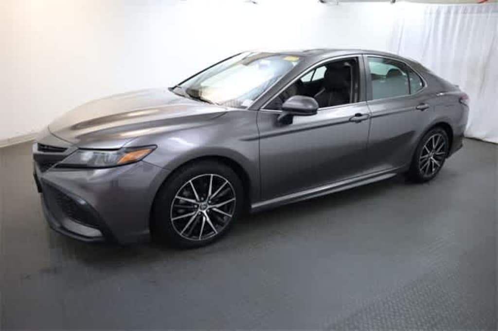 Used 2021 Toyota Camry SE Sedan