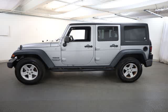 Thumbnail: 2015 Jeep Wrangler - 3