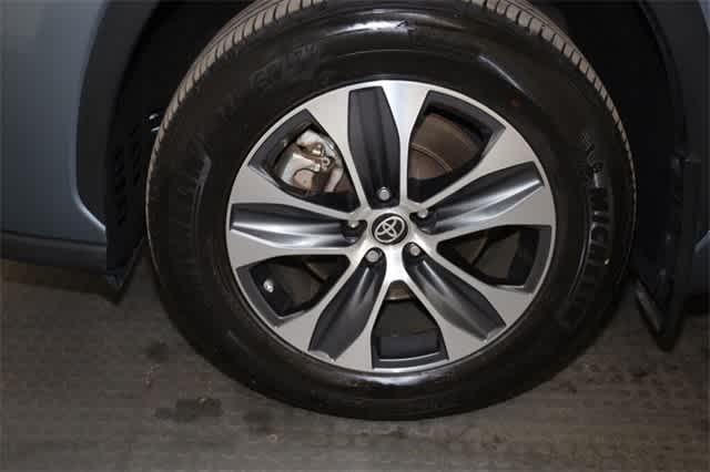 Thumbnail: 2023 Toyota Highlander - 38