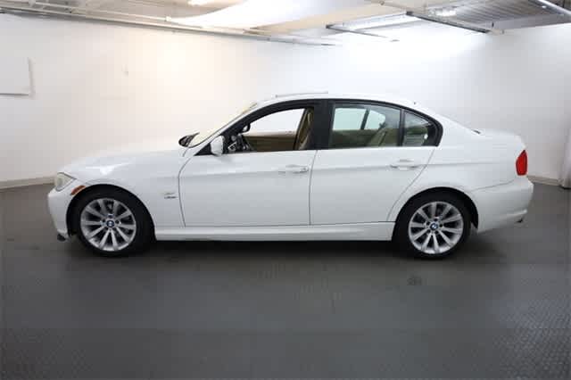 Thumbnail: 2011 BMW 3 Series - 3