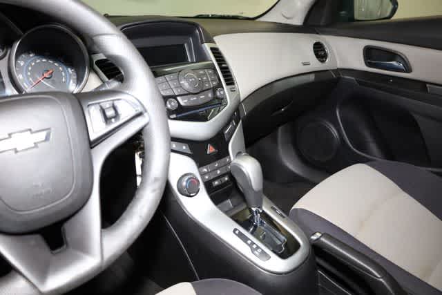 Thumbnail: 2014 Chevrolet Cruze - 16