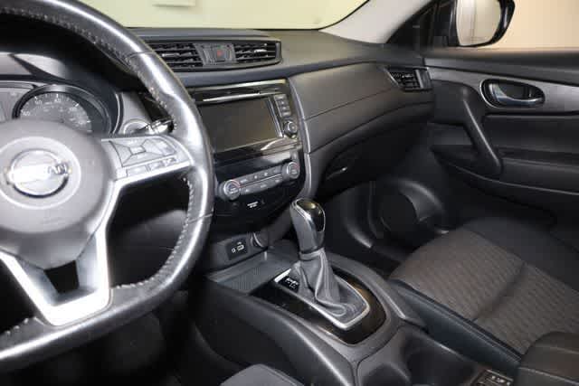 Thumbnail: 2018 Nissan Rogue - 24