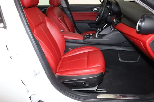 Thumbnail: 2019 Alfa Romeo Giulia - 20