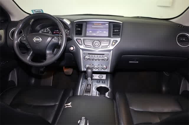 Thumbnail: 2017 Nissan Pathfinder - 17