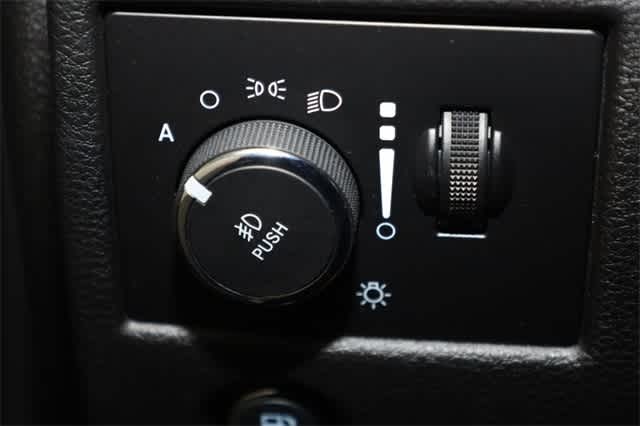 Thumbnail: 2017 Jeep Grand Cherokee - 26