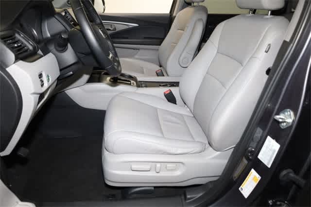 Thumbnail: 2020 Honda Pilot - 16