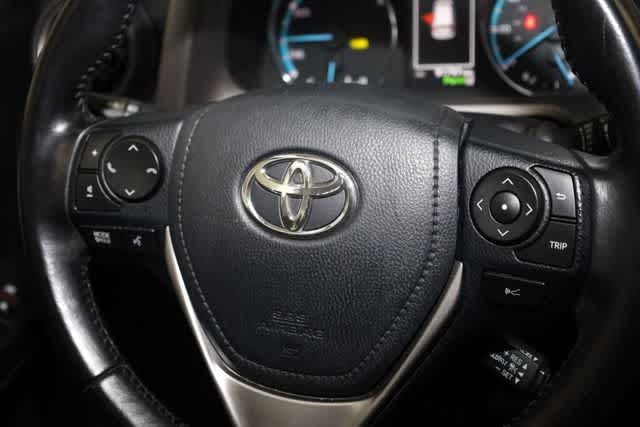 Thumbnail: 2017 Toyota RAV4 - 32