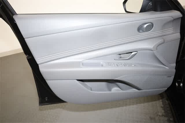 Thumbnail: 2021 Hyundai Elantra - 13