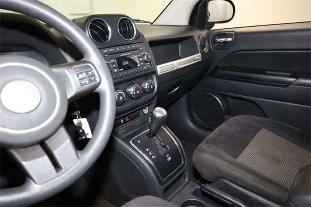 Thumbnail: 2017 Jeep Compass - 23