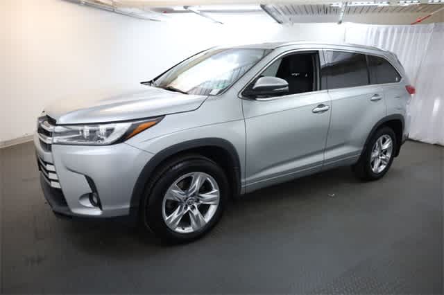 Thumbnail: 2019 Toyota Highlander - 2