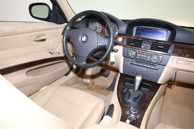 Thumbnail: 2011 BMW 3 Series - 16