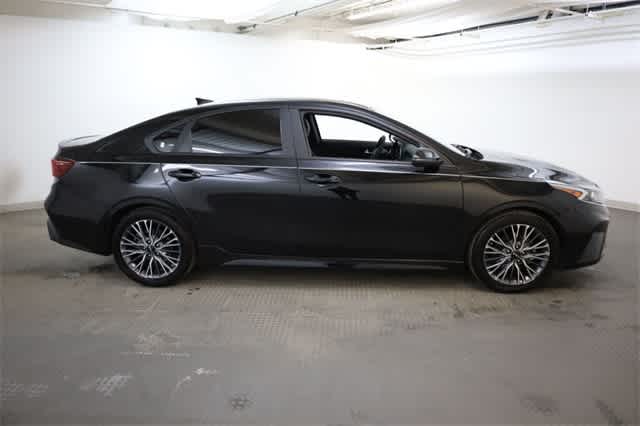 Thumbnail: 2023 Kia Forte - 9