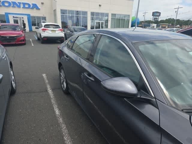 2022 Honda Accord LX 16