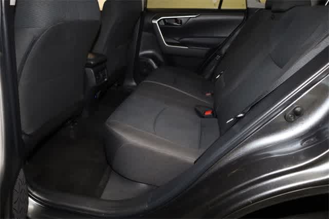 2023 Toyota RAV4 LE 21