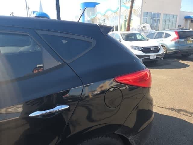 Thumbnail: 2011 Hyundai Tucson - 4