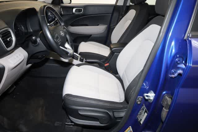 Thumbnail: 2022 Hyundai Venue - 15