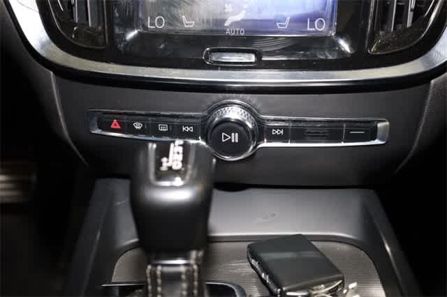 Thumbnail: 2019 Volvo S60 - 32