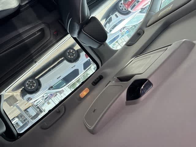 Thumbnail: 2023 Honda Odyssey - 10