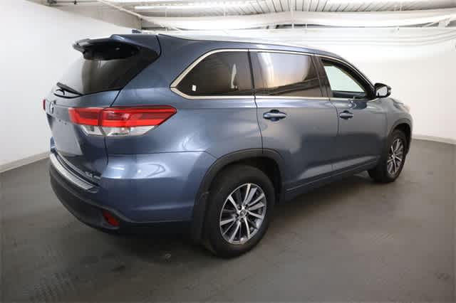 Thumbnail: 2018 Toyota Highlander - 8