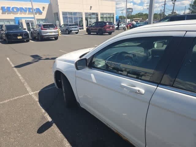 Thumbnail: 2012 Chrysler 200 - 6