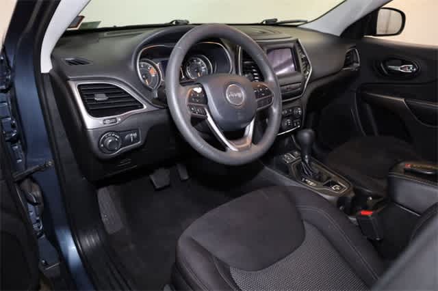 Thumbnail: 2020 Jeep Cherokee - 14