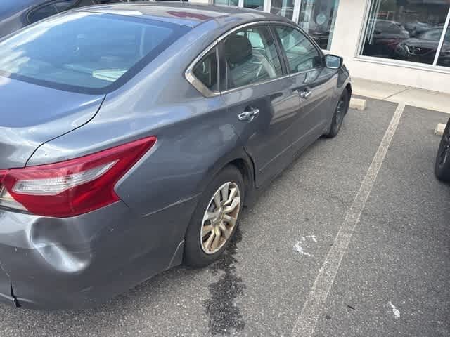 Thumbnail: 2018 Nissan Altima - 14