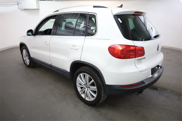 Thumbnail: 2012 Volkswagen Tiguan - 4