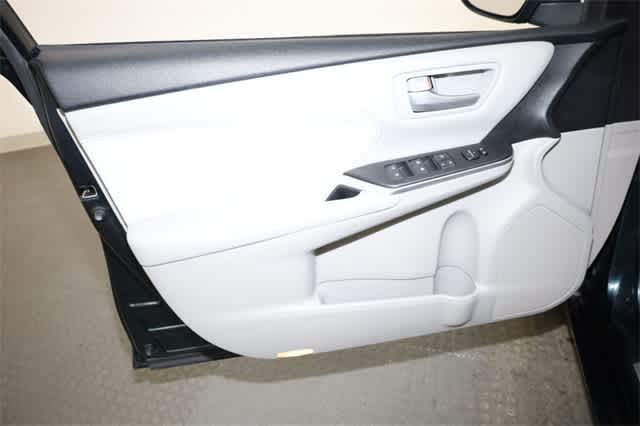 Thumbnail: 2016 Toyota Camry - 13