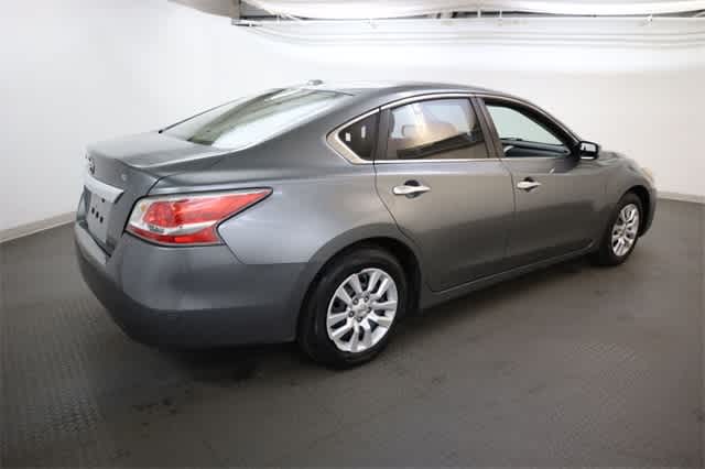 Thumbnail: 2015 Nissan Altima - 8