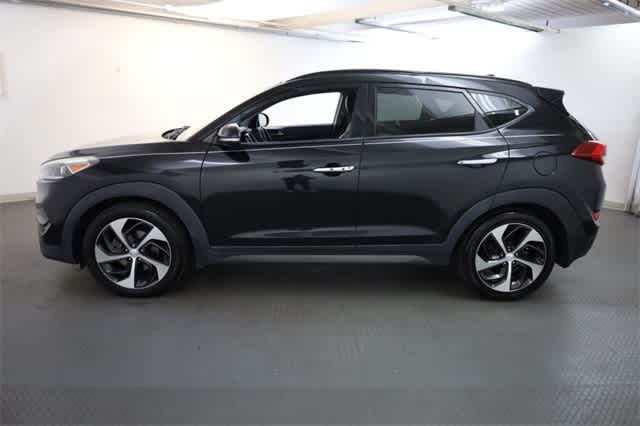 Thumbnail: 2016 Hyundai Tucson - 3