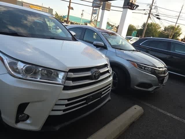 Thumbnail: 2018 Toyota Highlander - 22