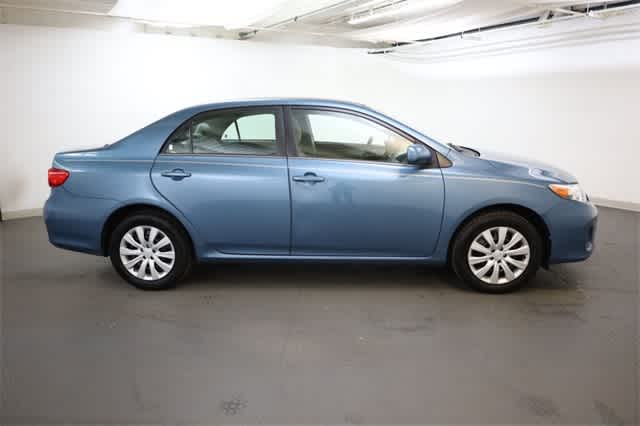 Thumbnail: 2013 Toyota Corolla - 9