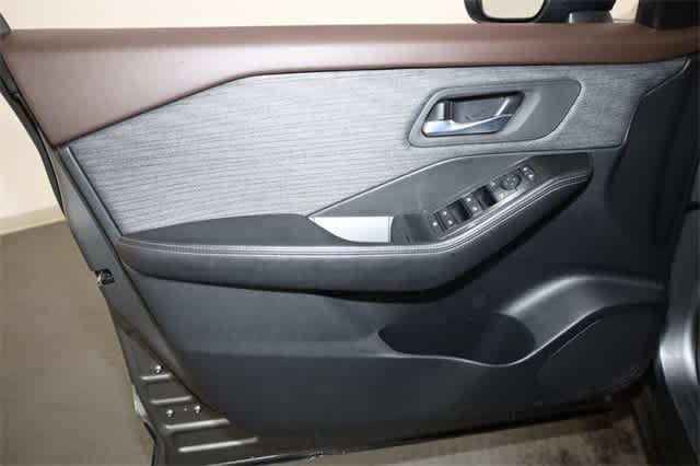 Thumbnail: 2023 Nissan Rogue - 13