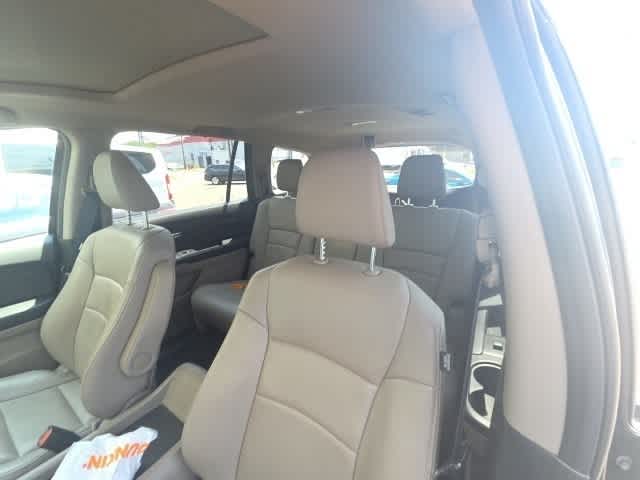 Thumbnail: 2017 Honda Pilot - 26