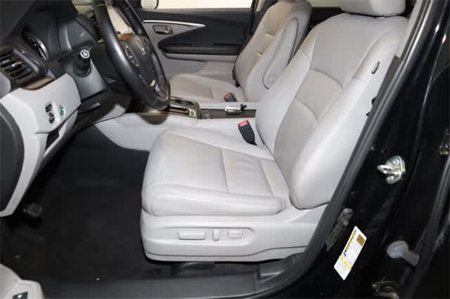 Thumbnail: 2016 Honda Pilot - 15