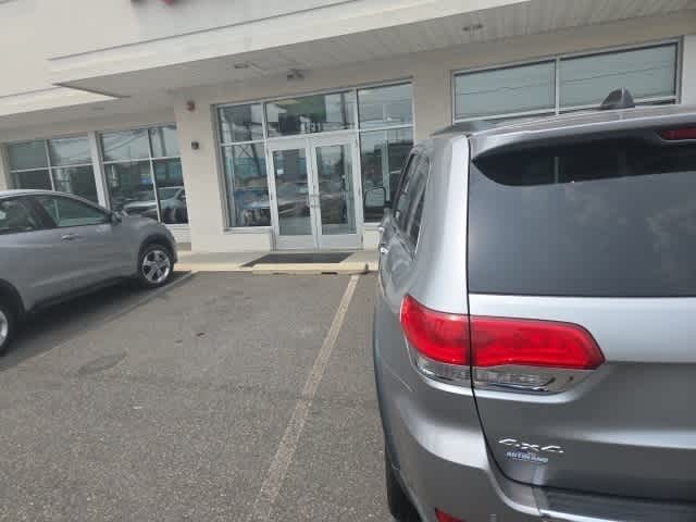 Thumbnail: 2017 Jeep Grand Cherokee - 7