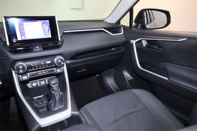 Thumbnail: 2023 Toyota RAV4 - 18