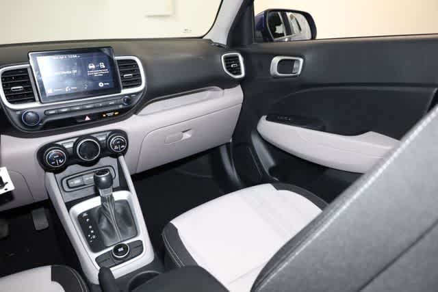 Thumbnail: 2022 Hyundai Venue - 24