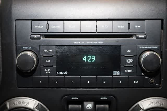 Thumbnail: 2015 Jeep Wrangler - 25